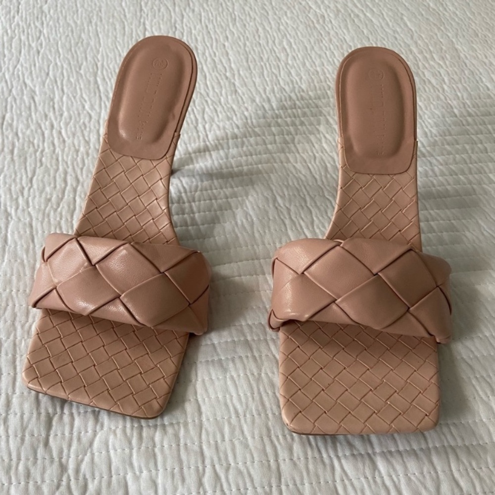 Wild Diva Nude Quilted Heels size 8.5